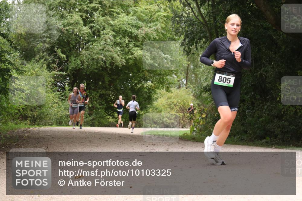 30.08.2026 - Elbe Triathlon Hamburg Antke Förster http://msf.ph/oto/10103325 30.08.2026 11:40:29 Laufen 1390, 1324, 805 meine-sportfotos.de