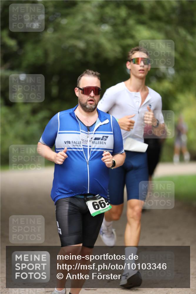 30.08.2026 - Elbe Triathlon Hamburg Antke Förster http://msf.ph/oto/10103346 30.08.2026 11:37:02 Laufen 665 meine-sportfotos.de