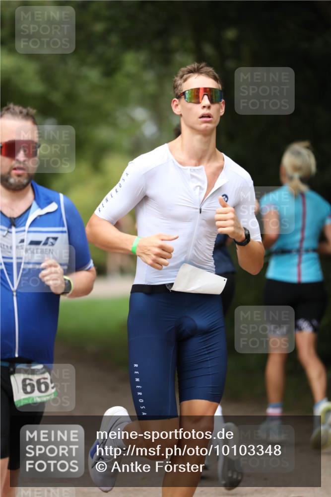 30.08.2026 - Elbe Triathlon Hamburg Antke Förster http://msf.ph/oto/10103348 30.08.2026 11:37:02 Laufen 66 meine-sportfotos.de