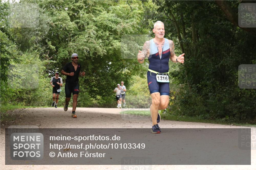30.08.2026 - Elbe Triathlon Hamburg Antke Förster http://msf.ph/oto/10103349 30.08.2026 11:40:41 Laufen 1242, 1316 meine-sportfotos.de