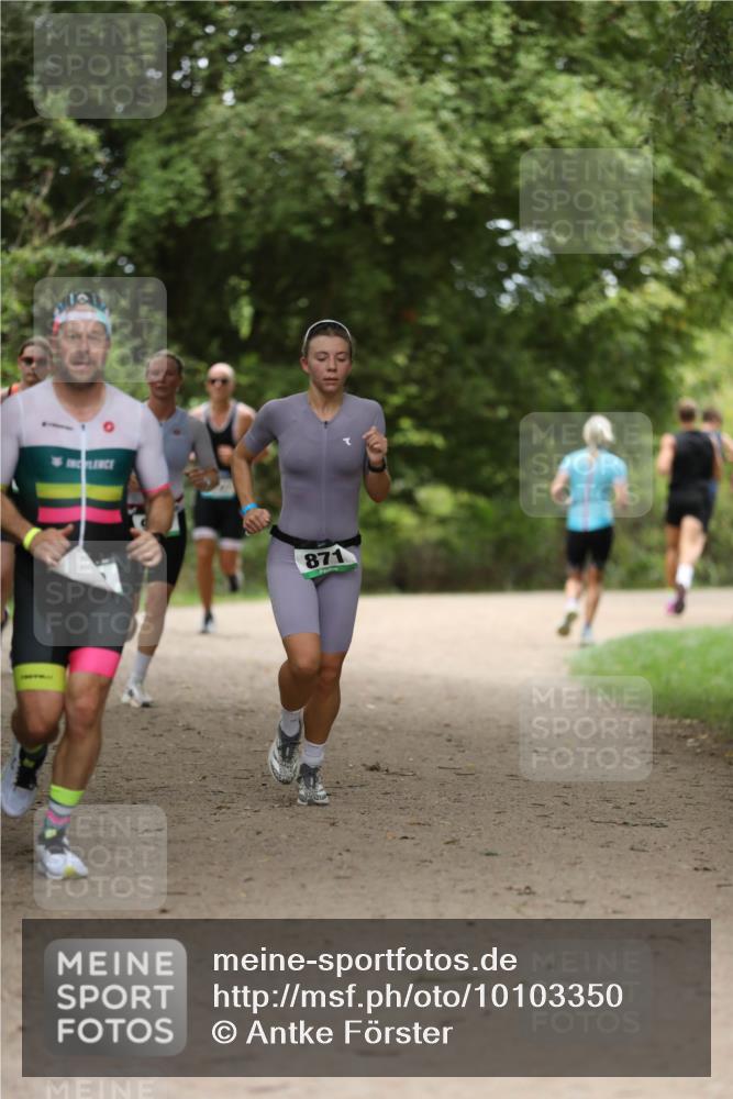 30.08.2026 - Elbe Triathlon Hamburg Antke Förster http://msf.ph/oto/10103350 30.08.2026 11:37:14 Laufen 871 meine-sportfotos.de