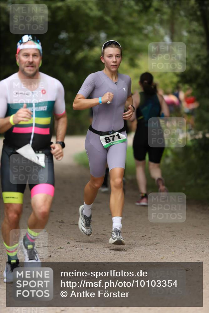 30.08.2026 - Elbe Triathlon Hamburg Antke Förster http://msf.ph/oto/10103354 30.08.2026 11:37:15 Laufen 0, 871 meine-sportfotos.de