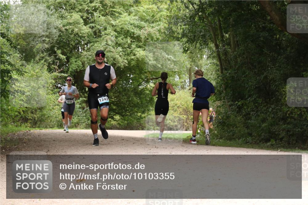 30.08.2026 - Elbe Triathlon Hamburg Antke Förster http://msf.ph/oto/10103355 30.08.2026 11:40:47 Laufen 918, 1242 meine-sportfotos.de