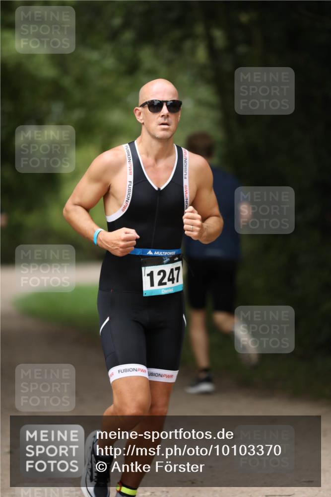30.08.2026 - Elbe Triathlon Hamburg Antke Förster http://msf.ph/oto/10103370 30.08.2026 11:37:22 Laufen 1247 meine-sportfotos.de