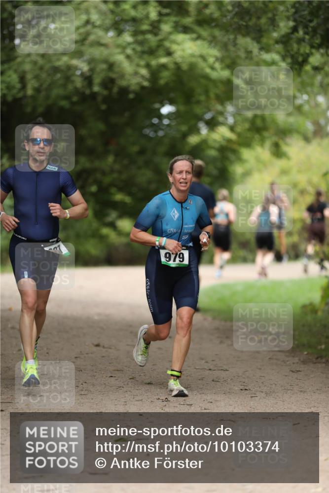 30.08.2026 - Elbe Triathlon Hamburg Antke Förster http://msf.ph/oto/10103374 30.08.2026 11:37:27 Laufen 979 meine-sportfotos.de