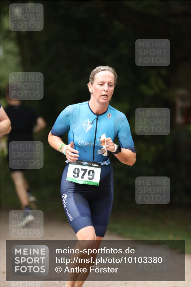 30.08.2026 - Elbe Triathlon Hamburg Antke Förster http://msf.ph/oto/10103380 30.08.2026 11:37:29 Laufen 979 meine-sportfotos.de