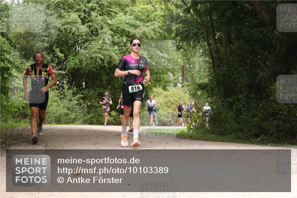 30.08.2026 - Elbe Triathlon Hamburg Antke Förster http://msf.ph/oto/10103389 30.08.2026 11:41:04 Laufen 816 meine-sportfotos.de