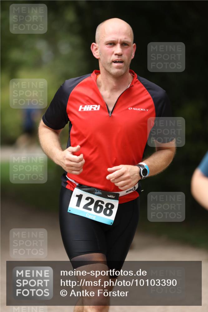 30.08.2026 - Elbe Triathlon Hamburg Antke Förster http://msf.ph/oto/10103390 30.08.2026 11:37:33 Laufen 1268 meine-sportfotos.de