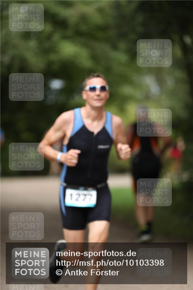 30.08.2026 - Elbe Triathlon Hamburg Antke Förster http://msf.ph/oto/10103398 30.08.2026 11:37:42 Laufen 1277 meine-sportfotos.de