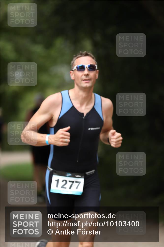 30.08.2026 - Elbe Triathlon Hamburg Antke Förster http://msf.ph/oto/10103400 30.08.2026 11:37:42 Laufen 1277 meine-sportfotos.de