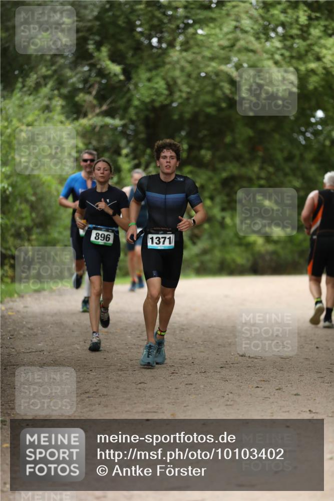 30.08.2026 - Elbe Triathlon Hamburg Antke Förster http://msf.ph/oto/10103402 30.08.2026 11:37:46 Laufen 896, 1371 meine-sportfotos.de