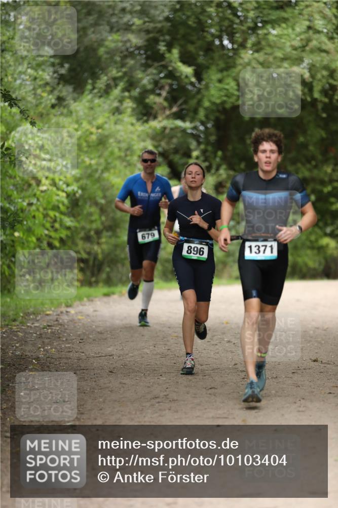 30.08.2026 - Elbe Triathlon Hamburg Antke Förster http://msf.ph/oto/10103404 30.08.2026 11:37:46 Laufen 679, 896, 1371 meine-sportfotos.de
