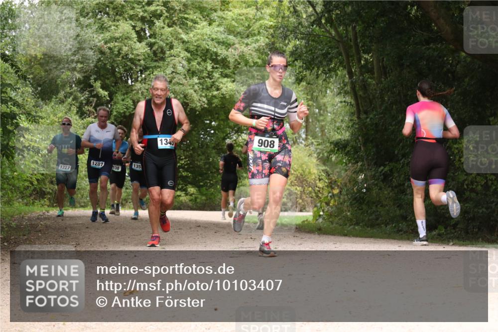 30.08.2026 - Elbe Triathlon Hamburg Antke Förster http://msf.ph/oto/10103407 30.08.2026 11:41:15 Laufen 1287, 538, 1227, 135, 134, 908, 7001 meine-sportfotos.de