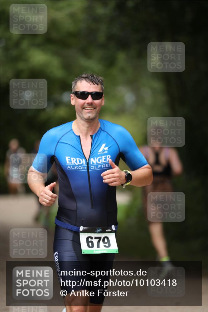 30.08.2026 - Elbe Triathlon Hamburg Antke Förster http://msf.ph/oto/10103418 30.08.2026 11:37:52 Laufen 679 meine-sportfotos.de
