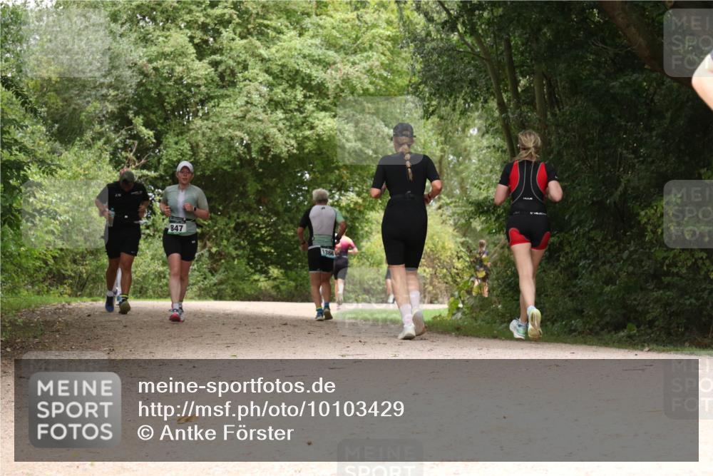 30.08.2026 - Elbe Triathlon Hamburg Antke Förster http://msf.ph/oto/10103429 30.08.2026 11:41:22 Laufen 847, 1366 meine-sportfotos.de