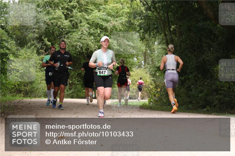 30.08.2026 - Elbe Triathlon Hamburg Antke Förster http://msf.ph/oto/10103433 30.08.2026 11:41:25 Laufen 847 meine-sportfotos.de