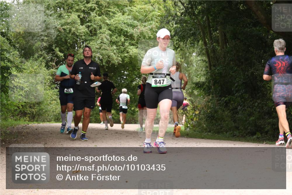 30.08.2026 - Elbe Triathlon Hamburg Antke Förster http://msf.ph/oto/10103435 30.08.2026 11:41:26 Laufen 653, 847 meine-sportfotos.de