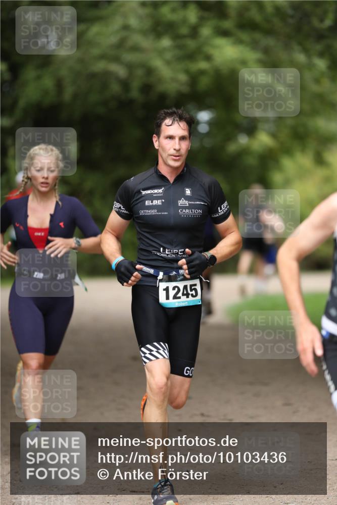 30.08.2026 - Elbe Triathlon Hamburg Antke Förster http://msf.ph/oto/10103436 30.08.2026 11:38:02 Laufen 1245 meine-sportfotos.de