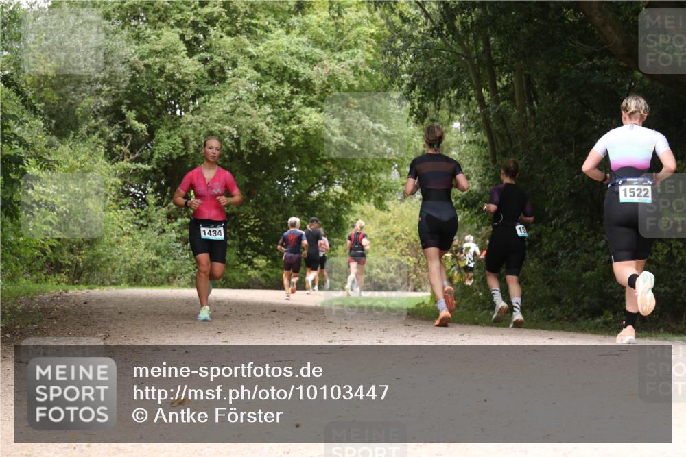 30.08.2026 - Elbe Triathlon Hamburg Antke Förster http://msf.ph/oto/10103447 30.08.2026 11:41:34 Laufen 1434, 15, 1522 meine-sportfotos.de