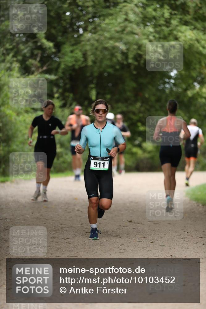 30.08.2026 - Elbe Triathlon Hamburg Antke Förster http://msf.ph/oto/10103452 30.08.2026 11:38:18 Laufen 911 meine-sportfotos.de