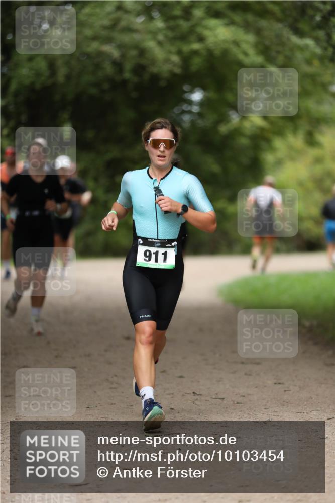 30.08.2026 - Elbe Triathlon Hamburg Antke Förster http://msf.ph/oto/10103454 30.08.2026 11:38:19 Laufen 911 meine-sportfotos.de