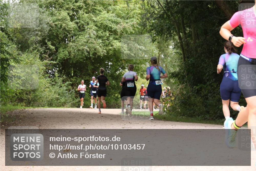 30.08.2026 - Elbe Triathlon Hamburg Antke Förster http://msf.ph/oto/10103457 30.08.2026 11:41:37 Laufen 1522, 1513 meine-sportfotos.de