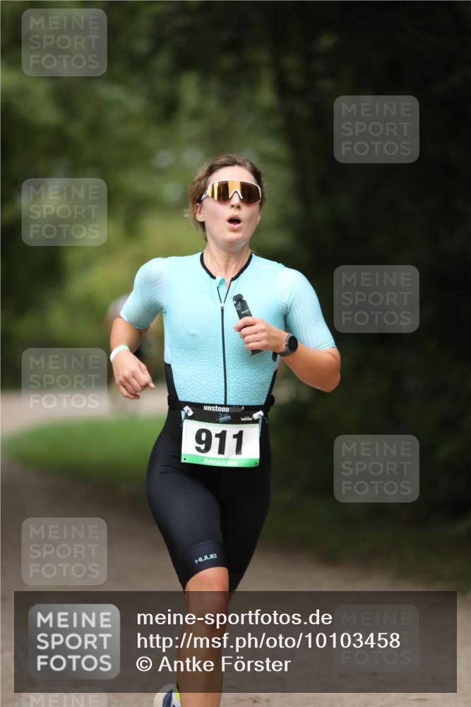 30.08.2026 - Elbe Triathlon Hamburg Antke Förster http://msf.ph/oto/10103458 30.08.2026 11:38:20 Laufen 911 meine-sportfotos.de