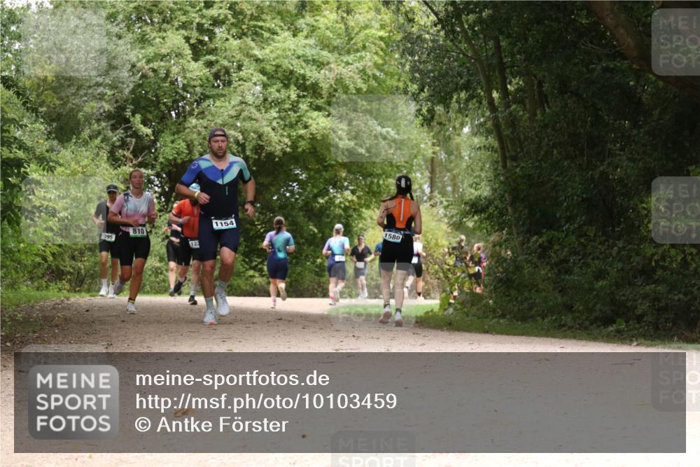 30.08.2026 - Elbe Triathlon Hamburg Antke Förster http://msf.ph/oto/10103459 30.08.2026 11:41:46 Laufen 1154, 1580, 810, 395, 123 meine-sportfotos.de