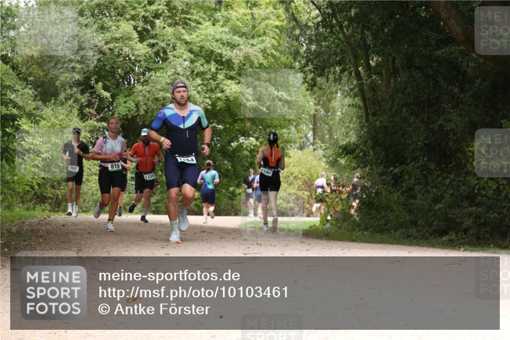 30.08.2026 - Elbe Triathlon Hamburg Antke Förster http://msf.ph/oto/10103461 30.08.2026 11:41:46 Laufen 395, 810, 1239, 154, 1580 meine-sportfotos.de