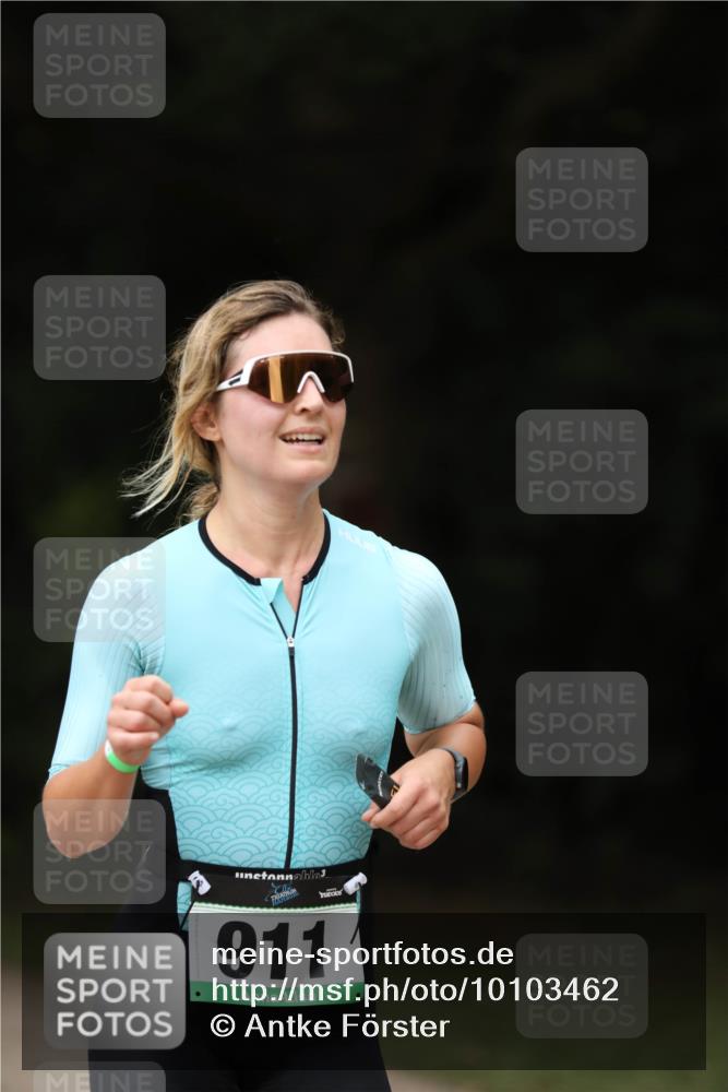 30.08.2026 - Elbe Triathlon Hamburg Antke Förster http://msf.ph/oto/10103462 30.08.2026 11:38:21 Laufen 3, 911 meine-sportfotos.de
