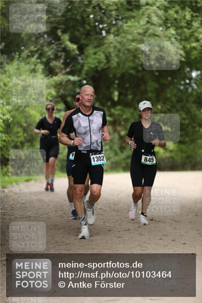 30.08.2026 - Elbe Triathlon Hamburg Antke Förster http://msf.ph/oto/10103464 30.08.2026 11:38:24 Laufen 1302, 845 meine-sportfotos.de
