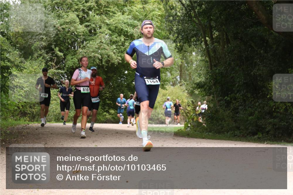 30.08.2026 - Elbe Triathlon Hamburg Antke Förster http://msf.ph/oto/10103465 30.08.2026 11:41:48 Laufen 395, 810, 1239, 158, 1154 meine-sportfotos.de