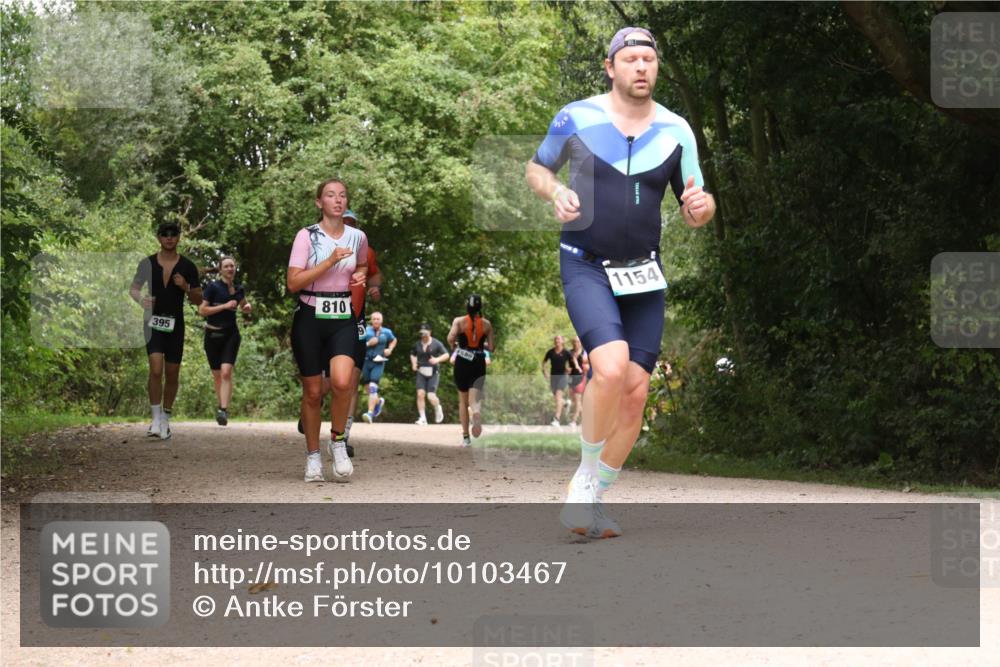 30.08.2026 - Elbe Triathlon Hamburg Antke Förster http://msf.ph/oto/10103467 30.08.2026 11:41:48 Laufen 395, 810, 580, 1154 meine-sportfotos.de