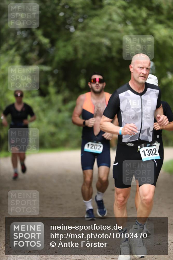 30.08.2026 - Elbe Triathlon Hamburg Antke Förster http://msf.ph/oto/10103470 30.08.2026 11:38:26 Laufen 1202, 1302 meine-sportfotos.de