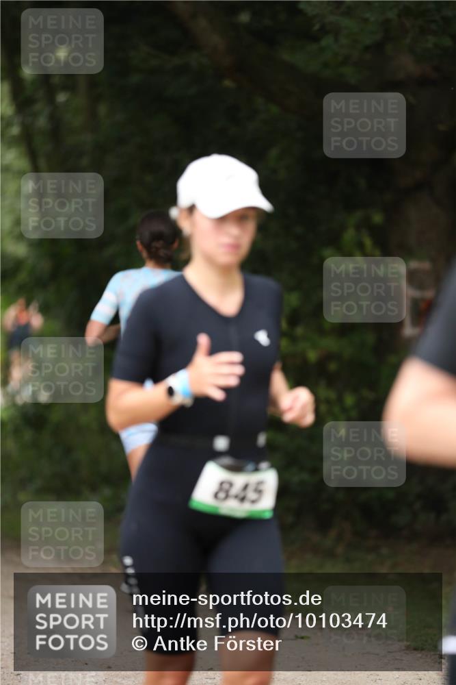30.08.2026 - Elbe Triathlon Hamburg Antke Förster http://msf.ph/oto/10103474 30.08.2026 11:38:29 Laufen 845 meine-sportfotos.de