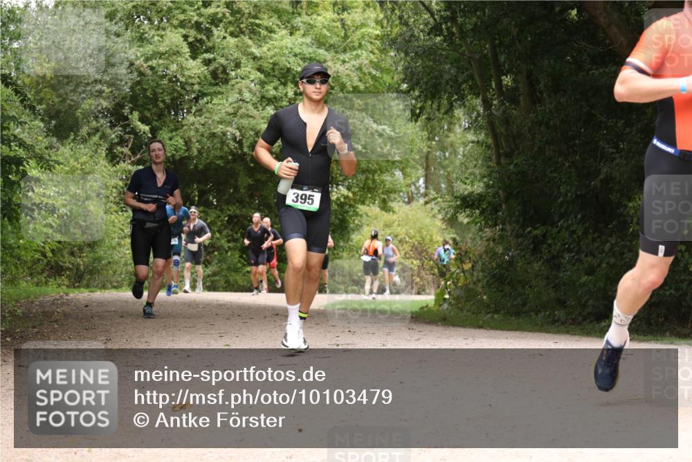 30.08.2026 - Elbe Triathlon Hamburg Antke Förster http://msf.ph/oto/10103479 30.08.2026 11:41:53 Laufen 395 meine-sportfotos.de