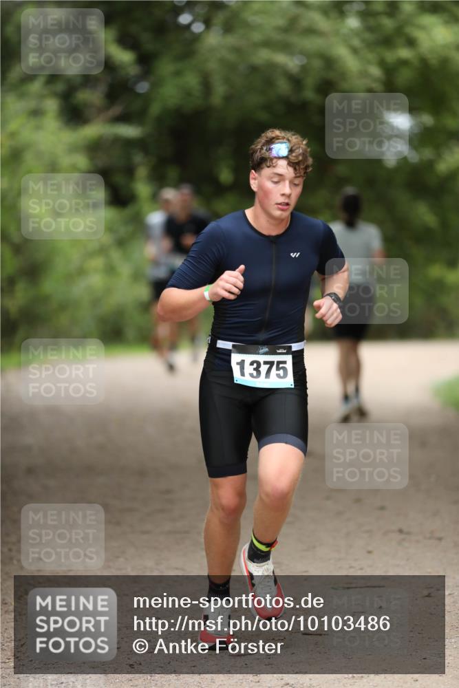 30.08.2026 - Elbe Triathlon Hamburg Antke Förster http://msf.ph/oto/10103486 30.08.2026 11:38:49 Laufen 1375 meine-sportfotos.de