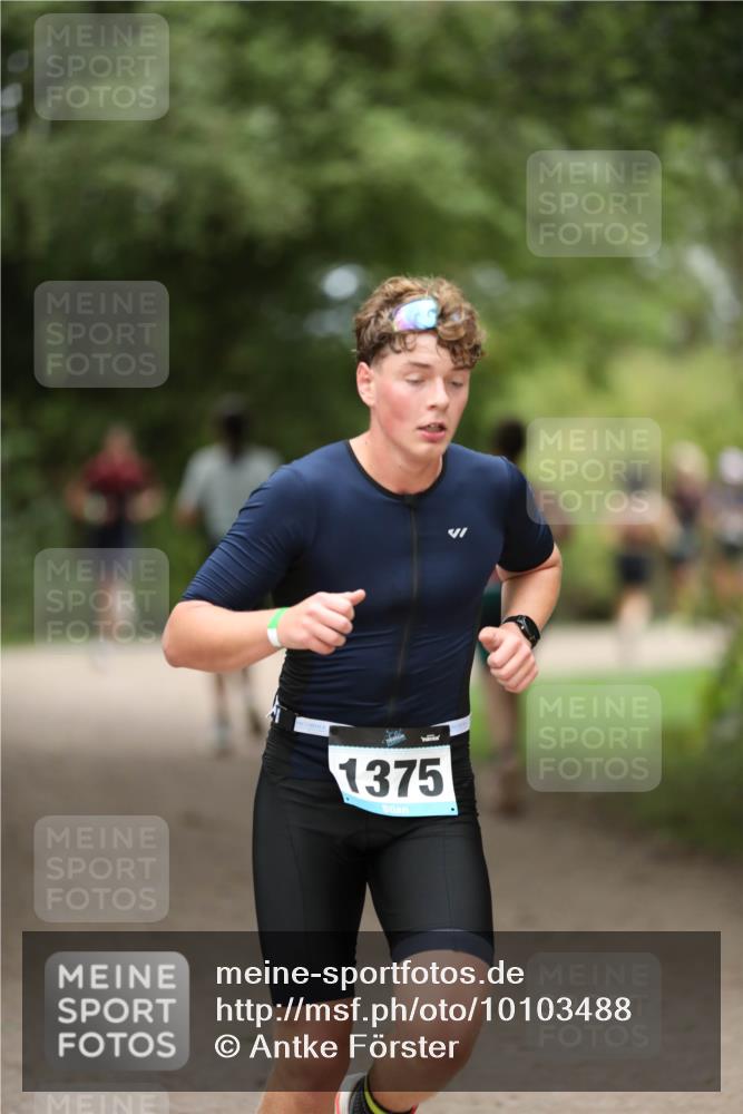30.08.2026 - Elbe Triathlon Hamburg Antke Förster http://msf.ph/oto/10103488 30.08.2026 11:38:50 Laufen 1375 meine-sportfotos.de