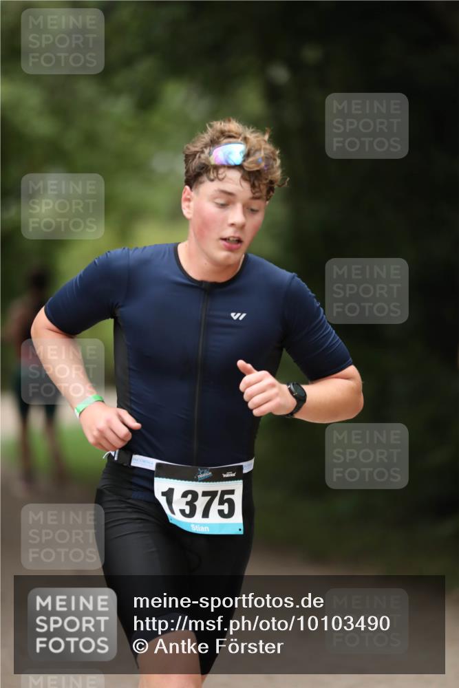 30.08.2026 - Elbe Triathlon Hamburg Antke Förster http://msf.ph/oto/10103490 30.08.2026 11:38:50 Laufen 1375 meine-sportfotos.de