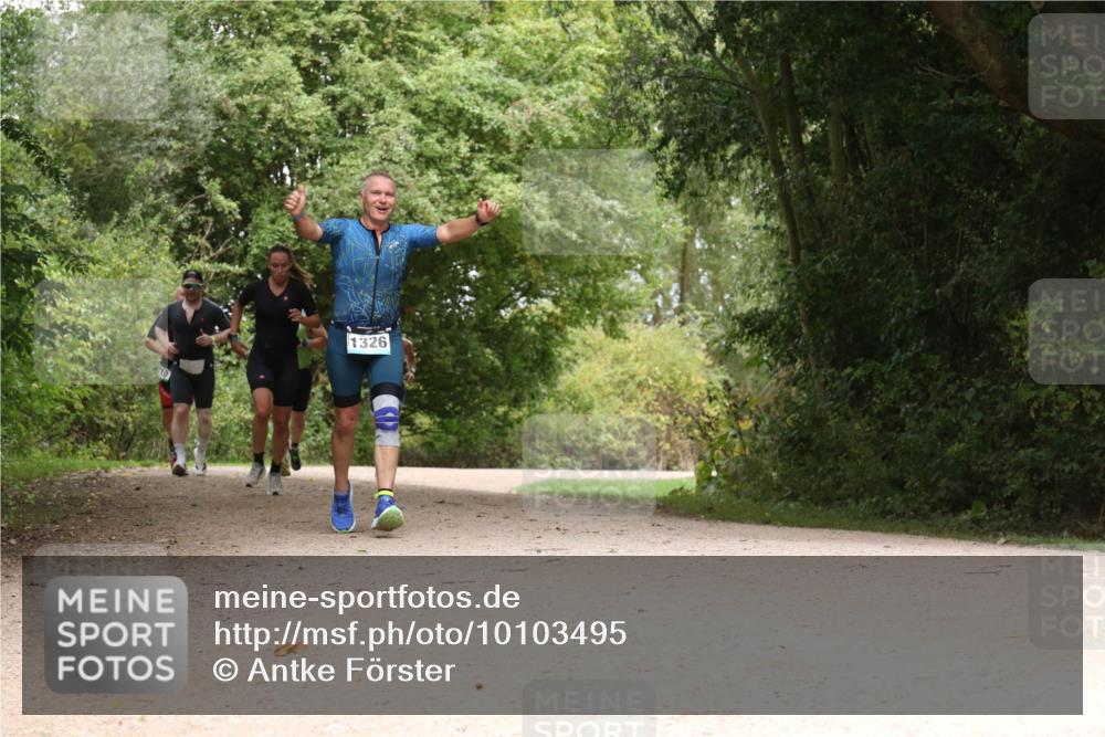 30.08.2026 - Elbe Triathlon Hamburg Antke Förster http://msf.ph/oto/10103495 30.08.2026 11:41:59 Laufen 10, 1326 meine-sportfotos.de