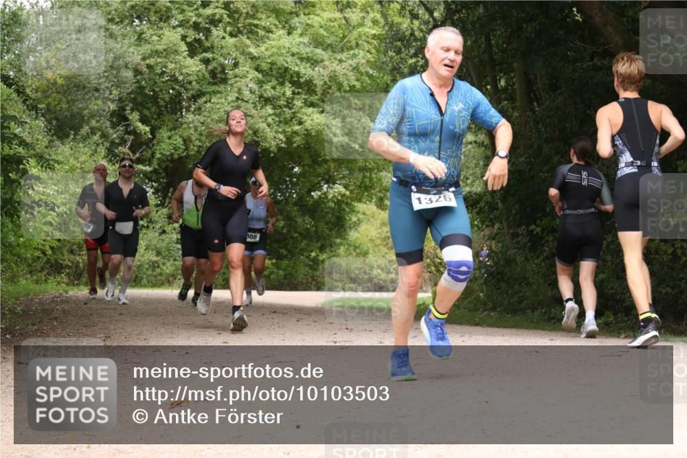 30.08.2026 - Elbe Triathlon Hamburg Antke Förster http://msf.ph/oto/10103503 30.08.2026 11:42:01 Laufen 808, 1326 meine-sportfotos.de