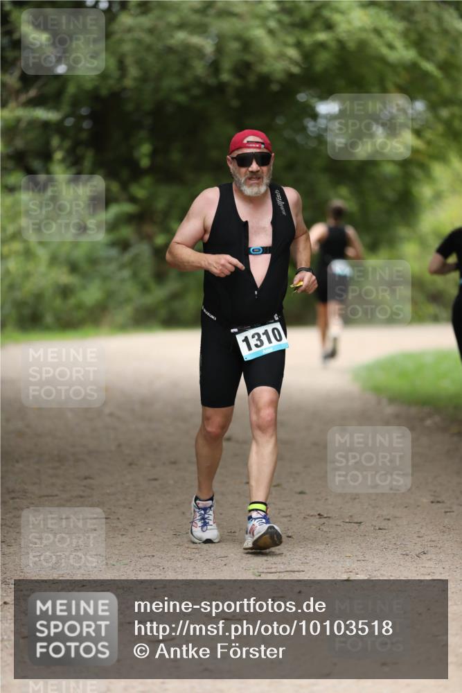 30.08.2026 - Elbe Triathlon Hamburg Antke Förster http://msf.ph/oto/10103518 30.08.2026 11:39:11 Laufen 4, 1310 meine-sportfotos.de