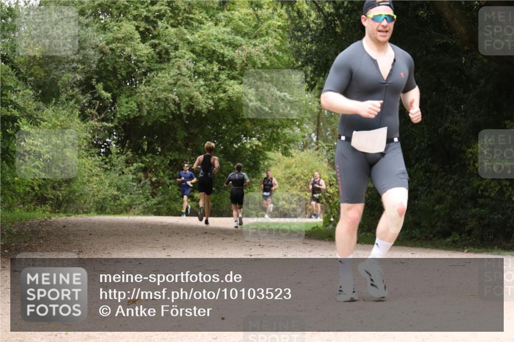 30.08.2026 - Elbe Triathlon Hamburg Antke Förster http://msf.ph/oto/10103523 30.08.2026 11:42:09 Laufen  meine-sportfotos.de