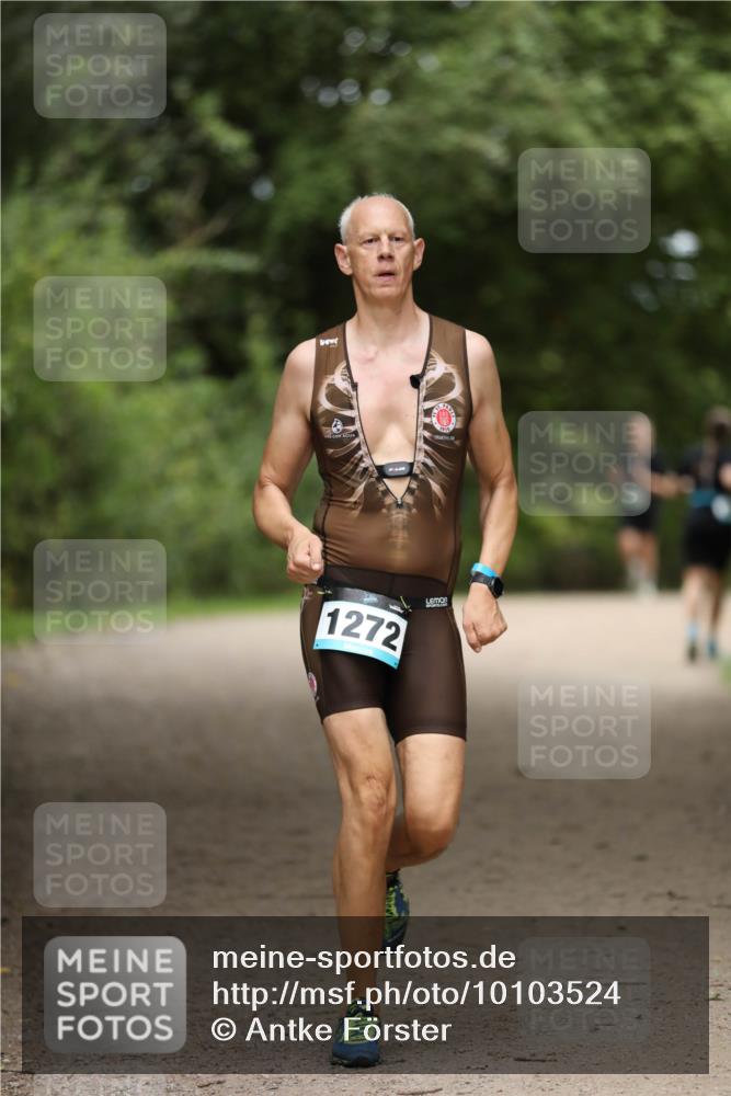 30.08.2026 - Elbe Triathlon Hamburg Antke Förster http://msf.ph/oto/10103524 30.08.2026 11:39:16 Laufen 1272 meine-sportfotos.de
