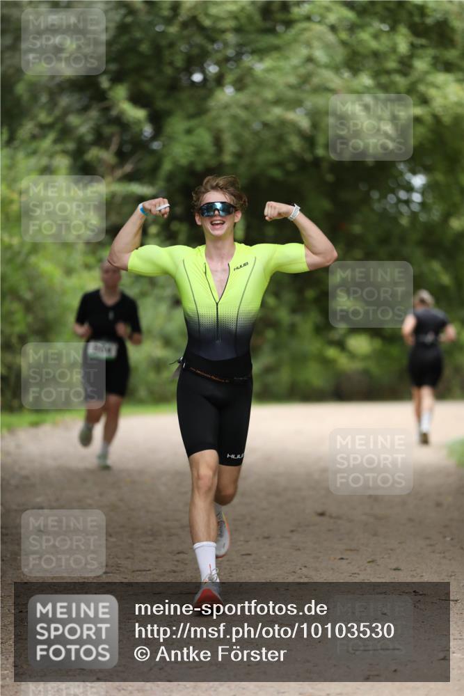 30.08.2026 - Elbe Triathlon Hamburg Antke Förster http://msf.ph/oto/10103530 30.08.2026 11:39:26 Laufen  meine-sportfotos.de