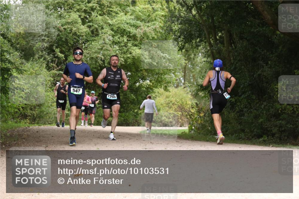30.08.2026 - Elbe Triathlon Hamburg Antke Förster http://msf.ph/oto/10103531 30.08.2026 11:42:20 Laufen 547, 1296 meine-sportfotos.de
