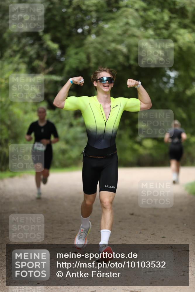 30.08.2026 - Elbe Triathlon Hamburg Antke Förster http://msf.ph/oto/10103532 30.08.2026 11:39:26 Laufen  meine-sportfotos.de