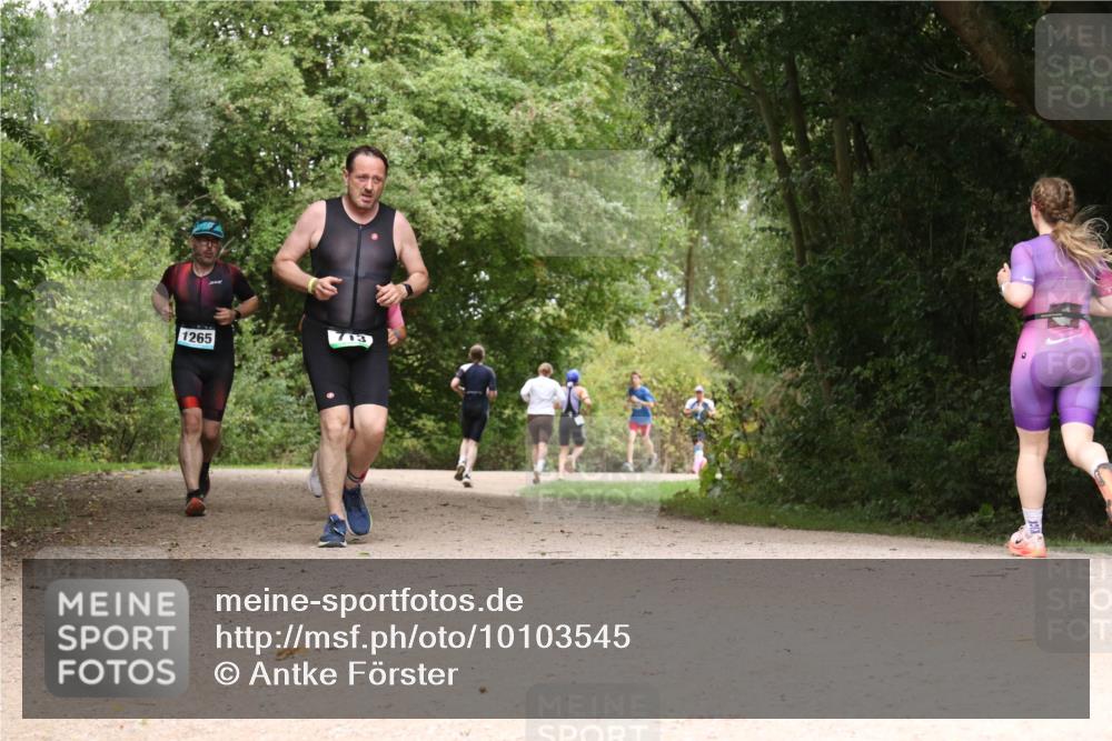 30.08.2026 - Elbe Triathlon Hamburg Antke Förster http://msf.ph/oto/10103545 30.08.2026 11:42:29 Laufen 1265 meine-sportfotos.de
