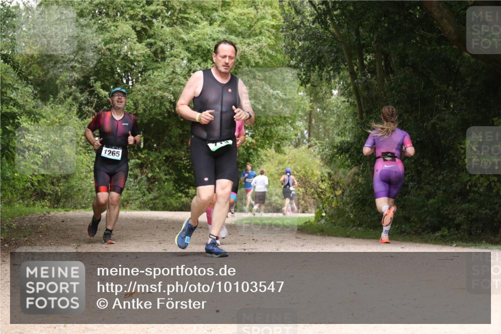 30.08.2026 - Elbe Triathlon Hamburg Antke Förster http://msf.ph/oto/10103547 30.08.2026 11:42:30 Laufen 1265 meine-sportfotos.de