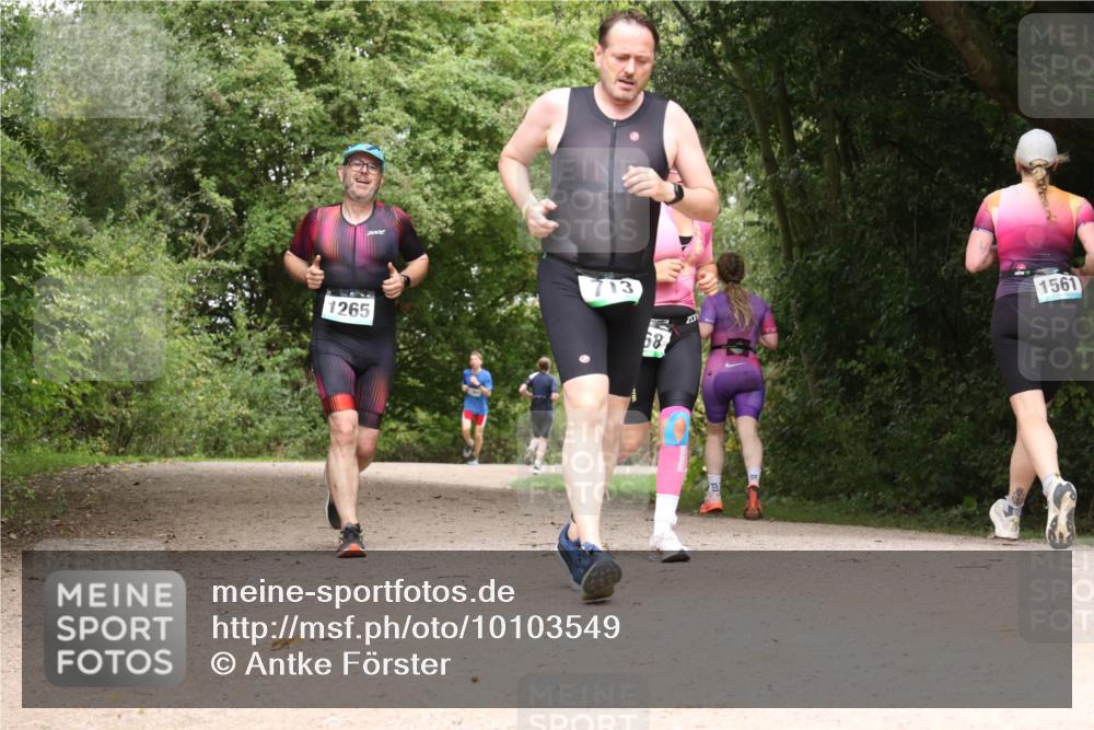 30.08.2026 - Elbe Triathlon Hamburg Antke Förster http://msf.ph/oto/10103549 30.08.2026 11:42:31 Laufen 1265, 713, 68, 1561 meine-sportfotos.de